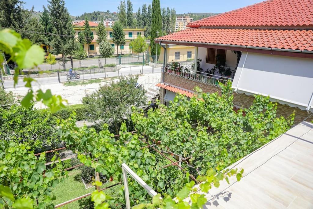 Cereni Guesthouse Berat Exterior foto